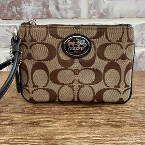 Coach • Sutton Signature Classic Wristlet Wallet • Pink and Tan